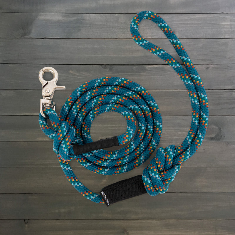 Pacific Blue leash made of climbing rope with metal clip, hand loop, and reflective thread.